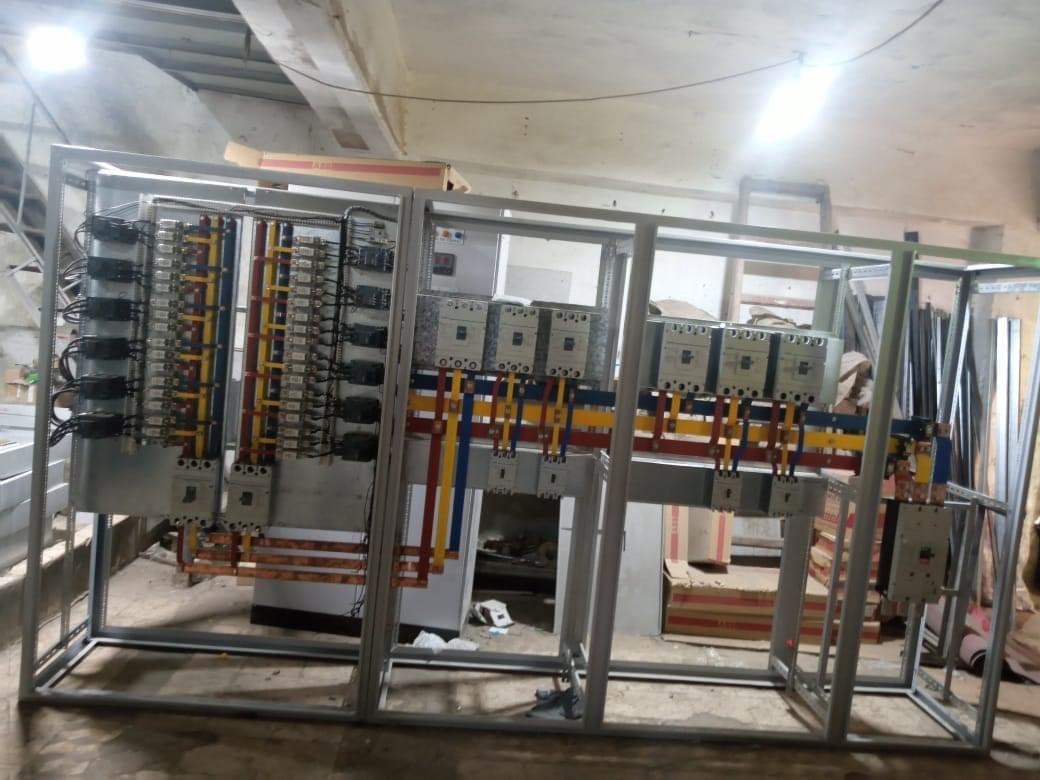 Real Assoum power panel fabrication with breakers and busbars